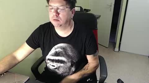 Snapshot of mistercoeur1 chatting on 11.29.25 mistercoeur online show from 11.29.25