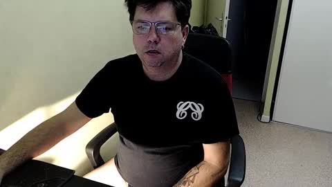 Snapshot of mistercoeur1 chatting on 12.03.25 mistercoeur online show from 12.03.25