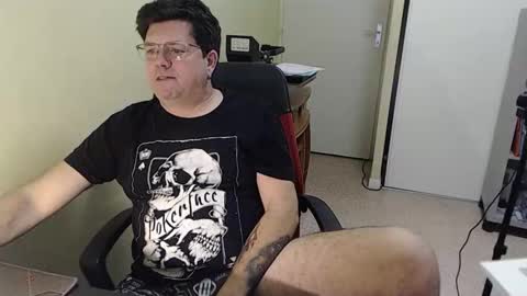 Snapshot of mistercoeur1 chatting on 12.15.25 mistercoeur online show from 12.15.25