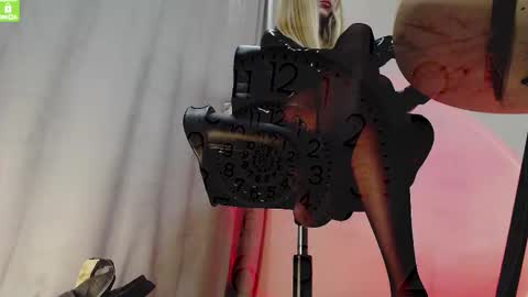 Snapshot of mistress__alice_ chatting on 03.01.26 Mistress Alice online show from 03.01.26