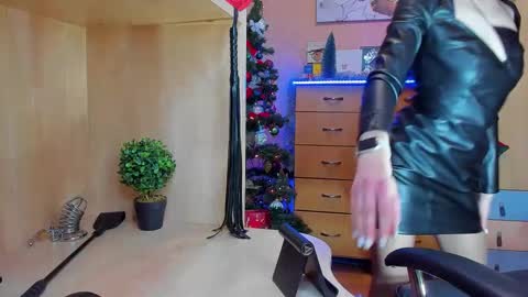 Mistress Kristi online show from 12.23.24