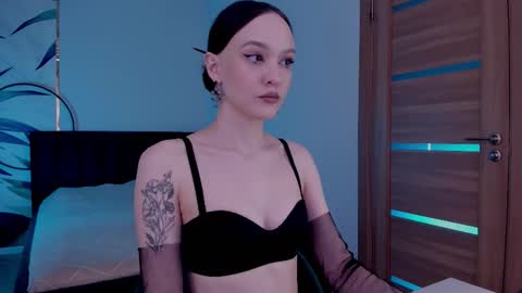Snapshot of mistress_mialibra chatting on 09.15.25 Mistress Mia online show from 09.15.25