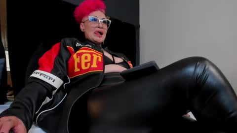 Snapshot of mistress_sandy chatting on 07.02.26 Sandy Mistress online show from 07.02.26
