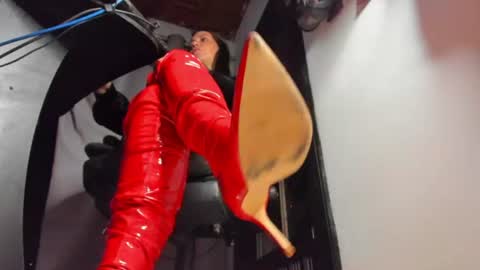 Snapshot of mistressanna_ chatting on 07.16.26 Mistress Anna Alves online show from 07.16.26
