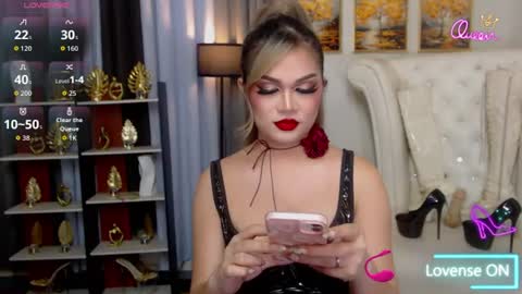 Snapshot of mistressathenna chatting on 06.17.26 mistressathenna online show from 06.17.26