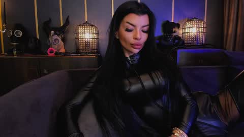 Snapshot of mistresselenia chatting on 12.04.24 Elenia online show from 12.04.24