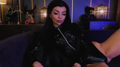 Snapshot of mistresselenia chatting on 12.15.24 Elenia online show from 12.15.24