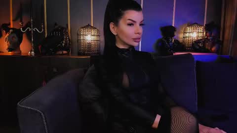 Snapshot of mistresselenia chatting on 02.09.25 Elenia online show from 02.09.25