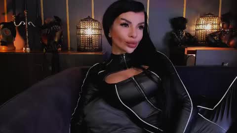 Snapshot of mistresselenia chatting on 03.02.25 Elenia online show from 03.02.25