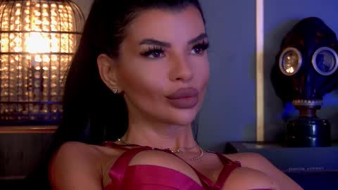 Snapshot of mistresselenia chatting on 09.16.25 Elenia online show from 09.16.25