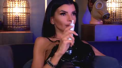 Snapshot of mistresselenia chatting on 06.26.26 Elenia online show from 06.26.26
