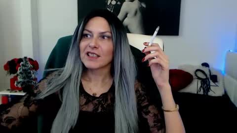 Snapshot of mistressevelyn_ chatting on 12.20.24 MistressEvelyn  online show from 12.20.24
