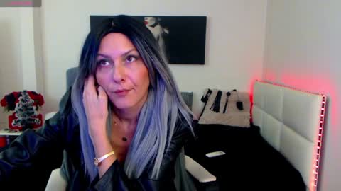 Snapshot of mistressevelyn_ chatting on 12.23.24 MistressEvelyn  online show from 12.23.24