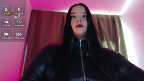 Snapshot of mistressjm_ chatting on 04.25.26 Jhadee online show from 04.25.26