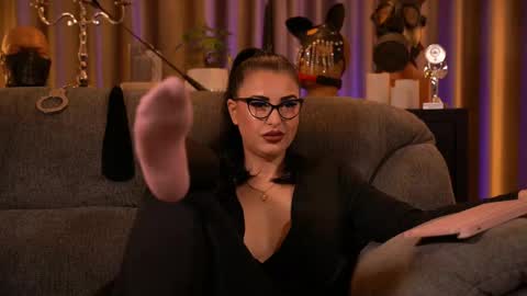 Mistress Kelly online show from 10.10.25