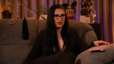 Mistress Kelly online show from 10.16.25