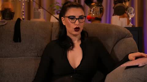 Mistress Kelly online show from 10.25.25