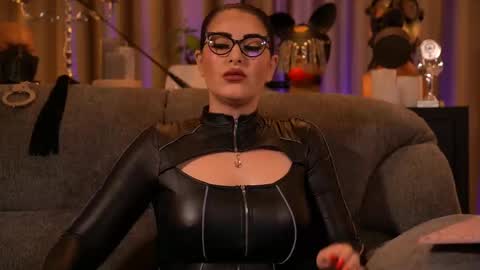 Mistress Kelly online show from 11.04.25