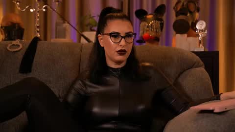 Mistress Kelly online show from 11.10.25