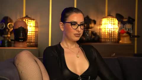 Mistress Kelly online show from 04.19.26