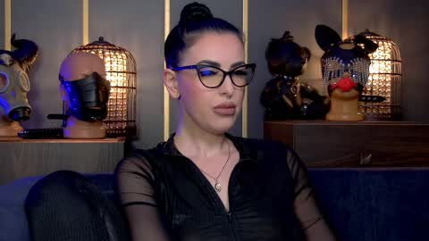 Snapshot of mistresskellykent chatting on 05.24.26 Mistress Kelly online show from 05.24.26