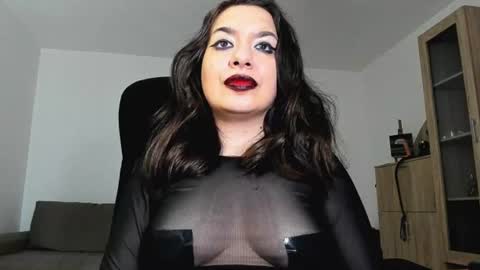 Snapshot of mistressmichelle5 chatting on 06.17.26 YourGoddessM online show from 06.17.26