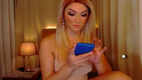 Leah online show from 05.11.26