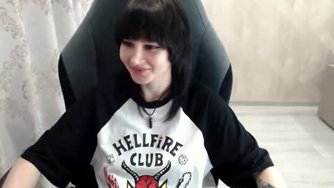 Snapshot of misty_dark chatting on 10.22.25 misty_dark online show from 10.22.25
