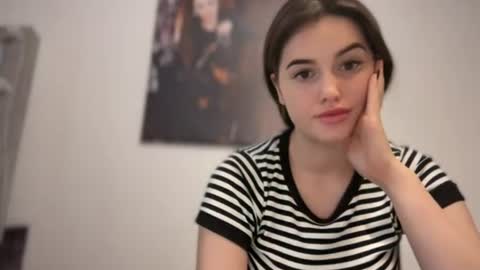 Snapshot of mistyfox_rea chatting on 06.21.26 MistyFox Rea online show from 06.21.26