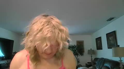 Snapshot of mistygoodslut chatting on 05.12.26 mistygoodslut online show from 05.12.26