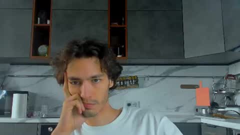 Snapshot of mitchelkurse chatting on 07.22.26 MitchelKurse online show from 07.22.26