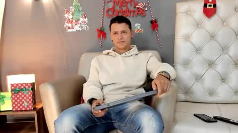 Snapshot of mitchellburns chatting on 12.15.24 mitchell online show from 12.15.24