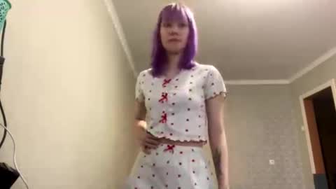 Snapshot of mitsuri_kim chatting on 10.19.25 Mila online show from 10.19.25