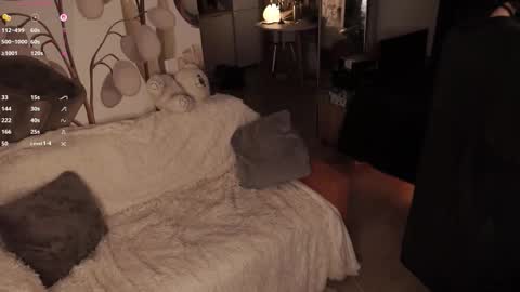 Yuka online show from 10.19.25