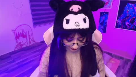 Snapshot of miwaviolet chatting on 05.27.26 Miwa Violet online show from 05.27.26