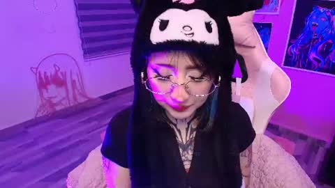 Snapshot of miwaviolet chatting on 07.21.26 Miwa Violet online show from 07.21.26