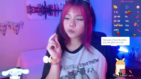 Snapshot of mixie_cute chatting on 01.10.25 mixie_cute online show from 01.10.25