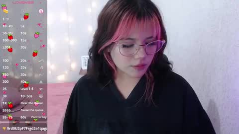 Snapshot of mixie_cute chatting on 01.19.25 mixie_cute online show from 01.19.25