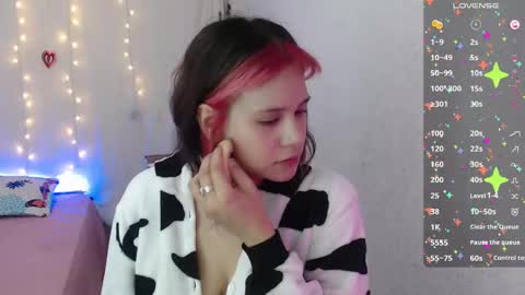 Snapshot of mixie_cute chatting on 03.02.25 mixie_cute online show from 03.02.25