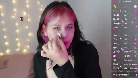 Snapshot of mixie_cute chatting on 03.05.25 mixie_cute online show from 03.05.25