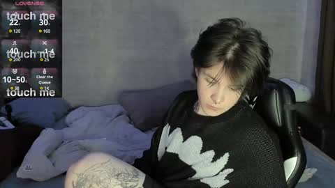 Snapshot of miya_chinen chatting on 12.17.24 Miya online show from 12.17.24
