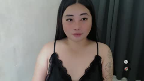Snapshot of miya_licious chatting on 02.14.25 cassie marie online show from 02.14.25