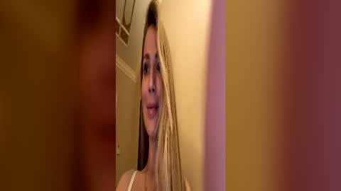 Snapshot of miya_shake chatting on 06.20.26 Miya Nika online show from 06.20.26