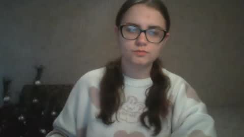 Snapshot of miyabe chatting on 01.05.25 Milana online show from 01.05.25