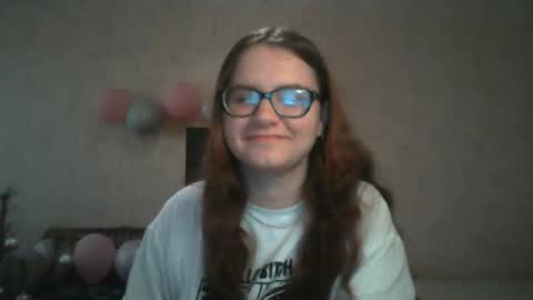 Snapshot of miyabe chatting on 03.05.25 Milana online show from 03.05.25
