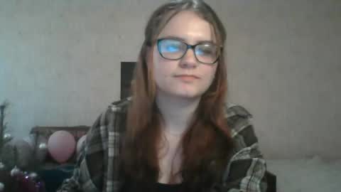 Snapshot of miyabe chatting on 03.08.25 Milana online show from 03.08.25