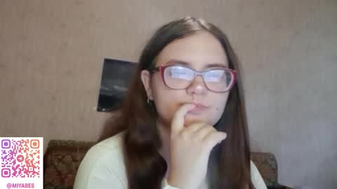 Snapshot of miyabe chatting on 09.24.25 Milana online show from 09.24.25