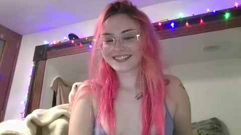 Snapshot of mjandkt chatting on 12.17.25 mjandkt online show from 12.17.25