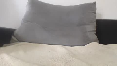 mlkjh49 online show from 10.21.25