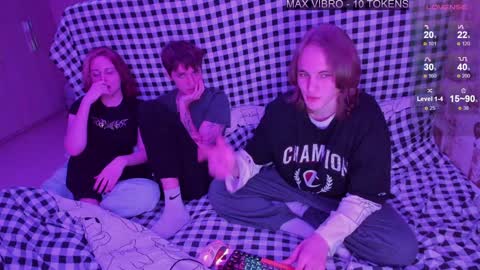 Snapshot of mmeeowww chatting on 02.06.25 Tim and Lisa Simon and Luna online show from 02.06.25